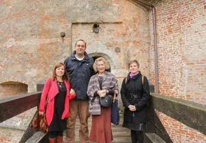 15335fefd2edea4138de8d8fb3c3db99 300 208 m3 (1)