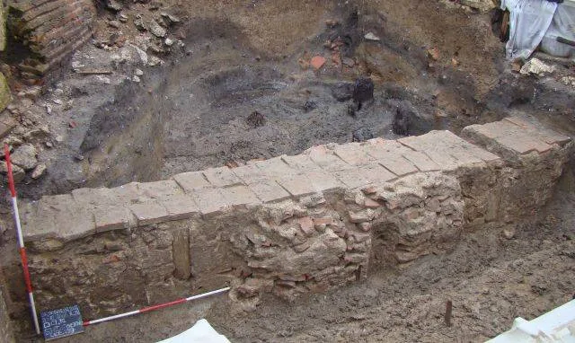 Sisak Sv. Kvirin juni zid objekta foto D. Marti