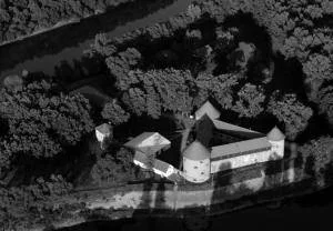 C68bf765c48e138de137f56600fdb2e5 300 208 m3