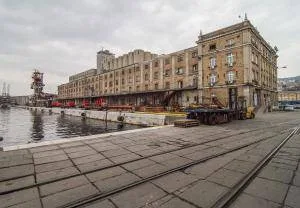 D207cd00729681834e769fbd3c0f47fa 300 208 m3