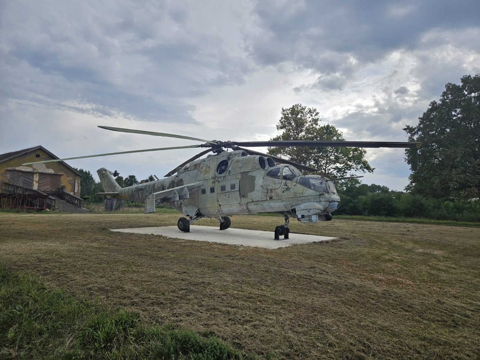Jurišni helikopter MI-24 V