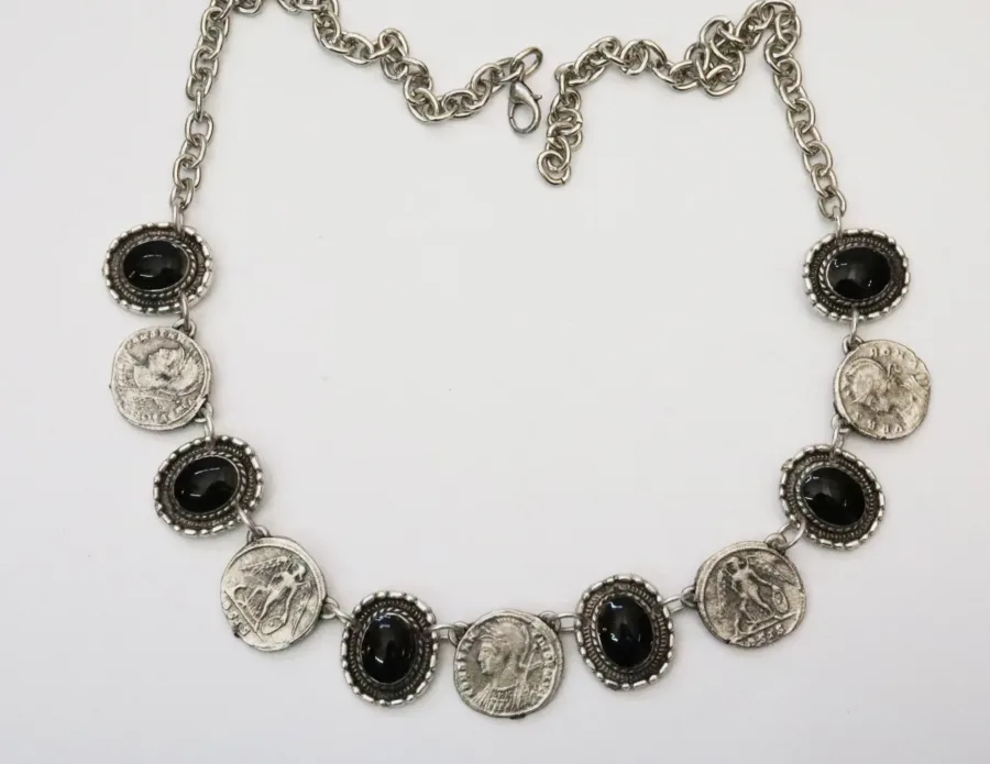 Ogrlica GMS, 25 €.